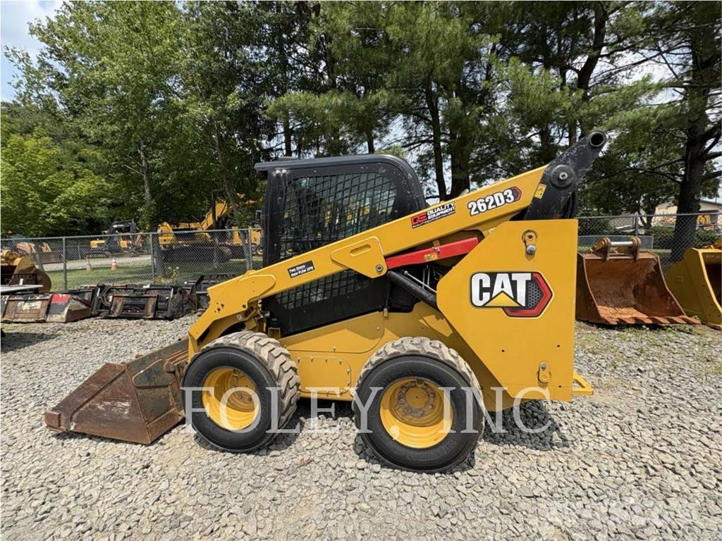 CAT 262D3 لوادر انزلاقية التوجيه
