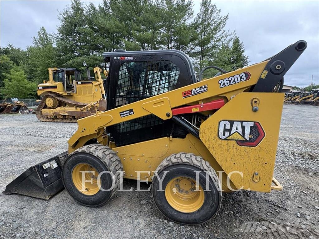 CAT 262D3 لوادر انزلاقية التوجيه