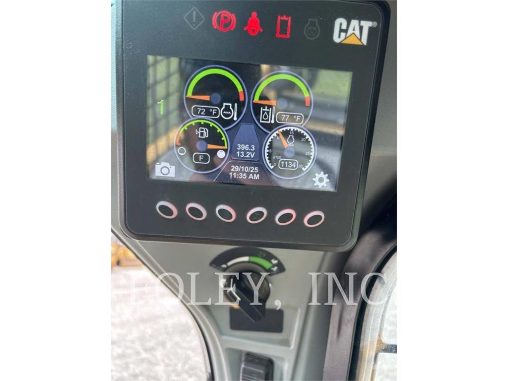 CAT 262D3 لوادر انزلاقية التوجيه
