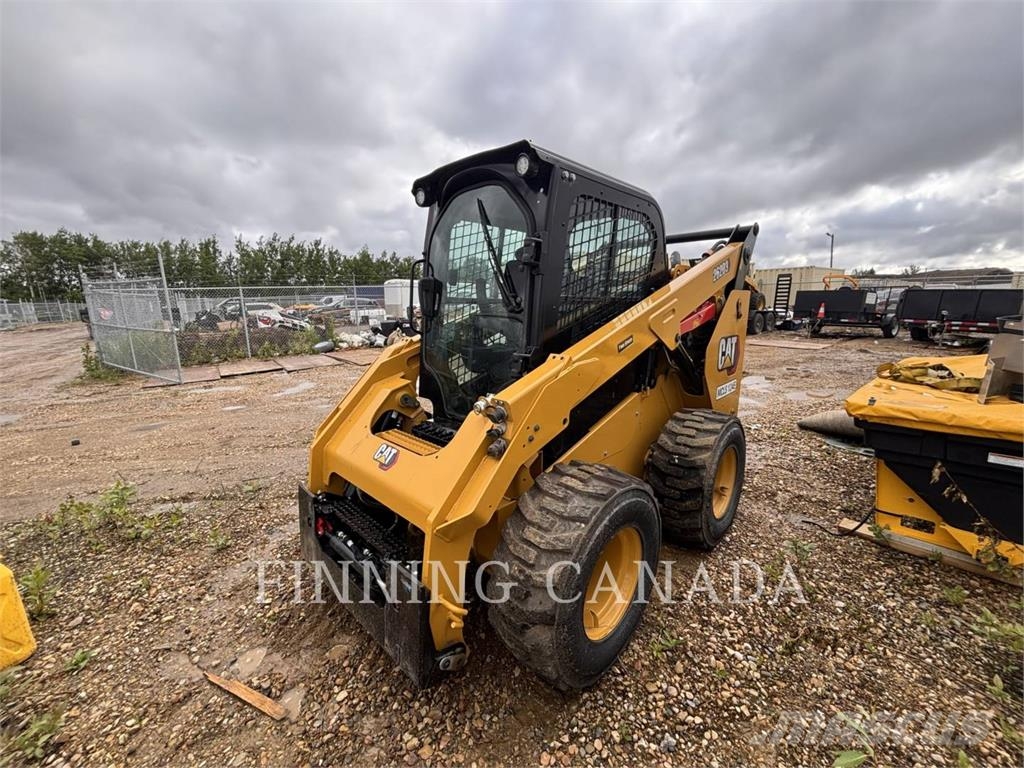 CAT 262D3 لوادر انزلاقية التوجيه