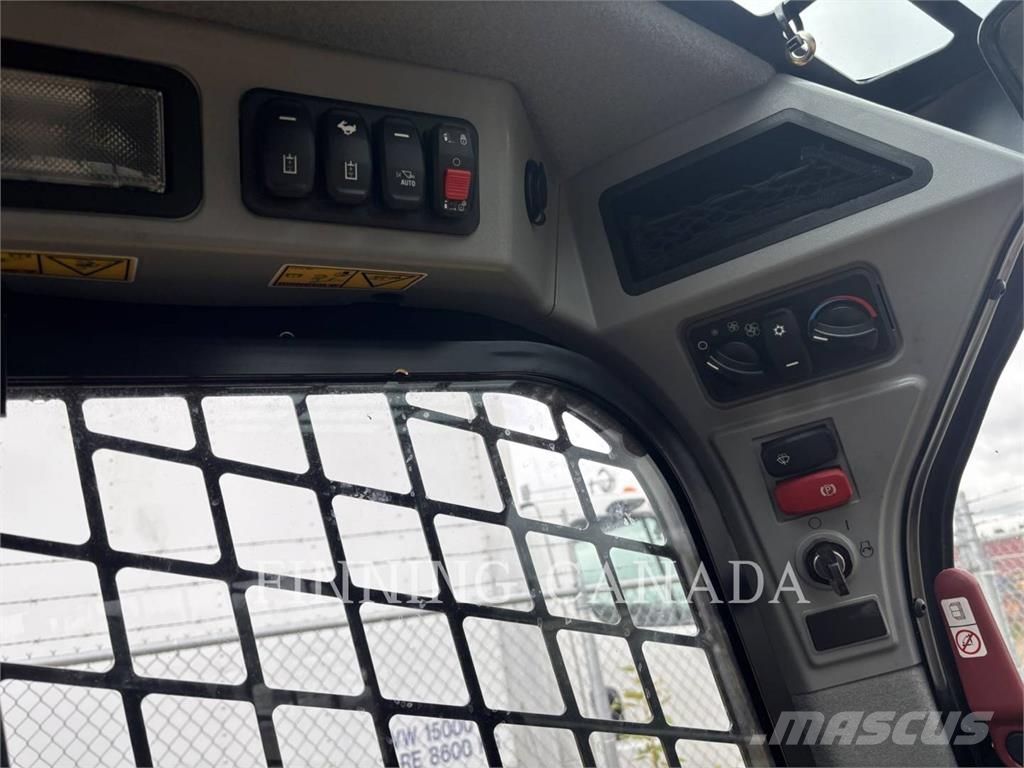 CAT 262D3 لوادر انزلاقية التوجيه