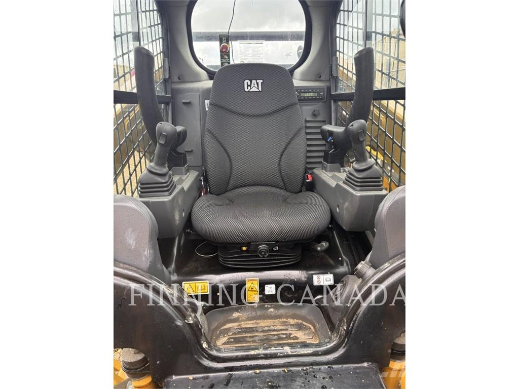 CAT 262D3 لوادر انزلاقية التوجيه