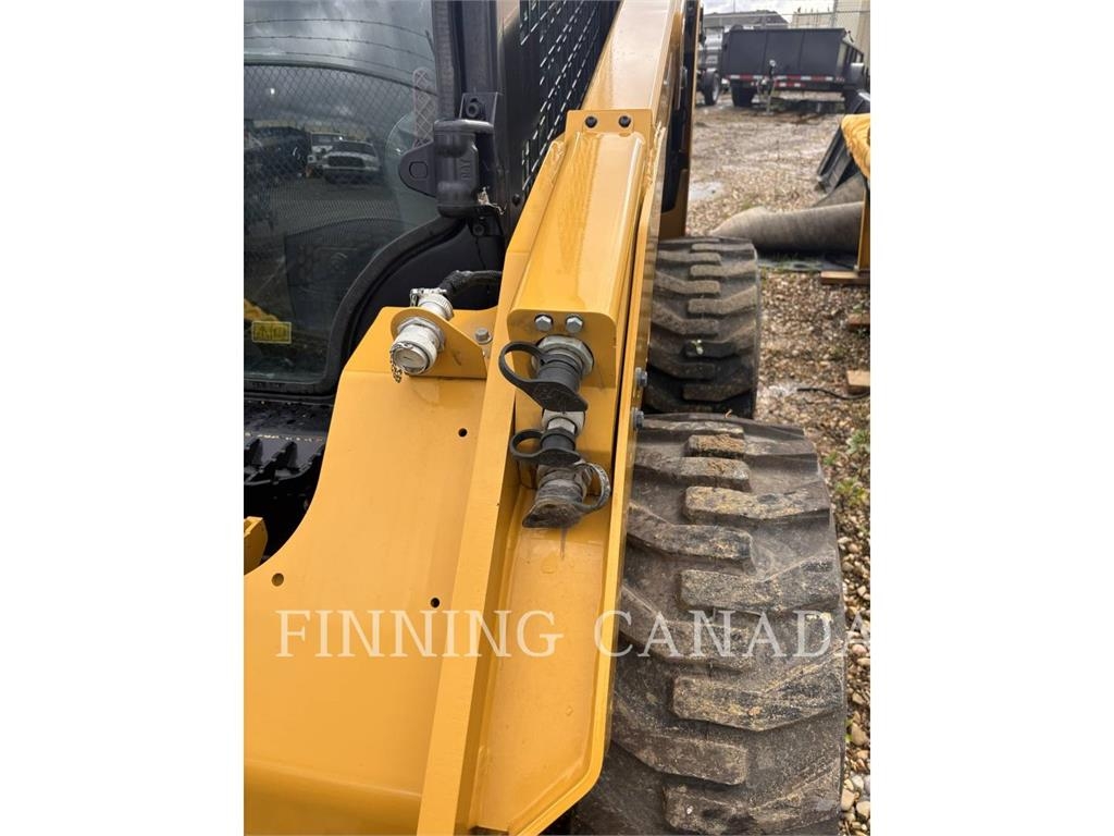 CAT 262D3 لوادر انزلاقية التوجيه