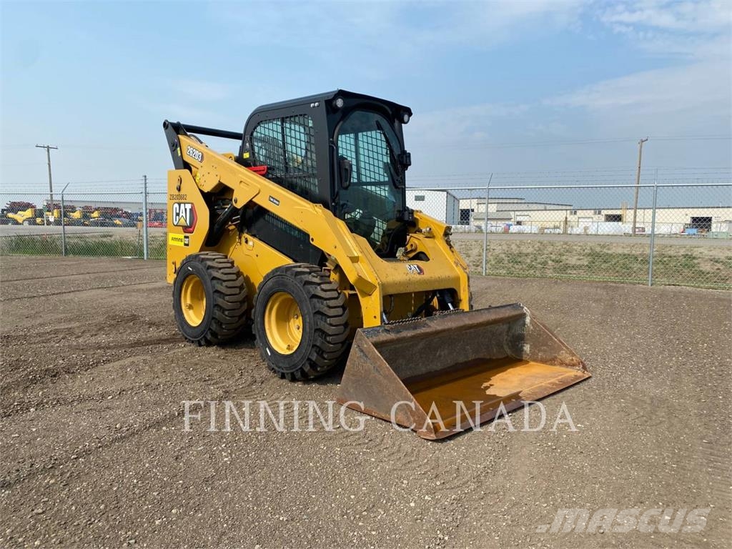 CAT 262D3 لوادر انزلاقية التوجيه