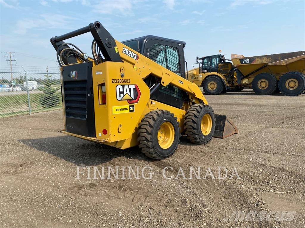 CAT 262D3 لوادر انزلاقية التوجيه