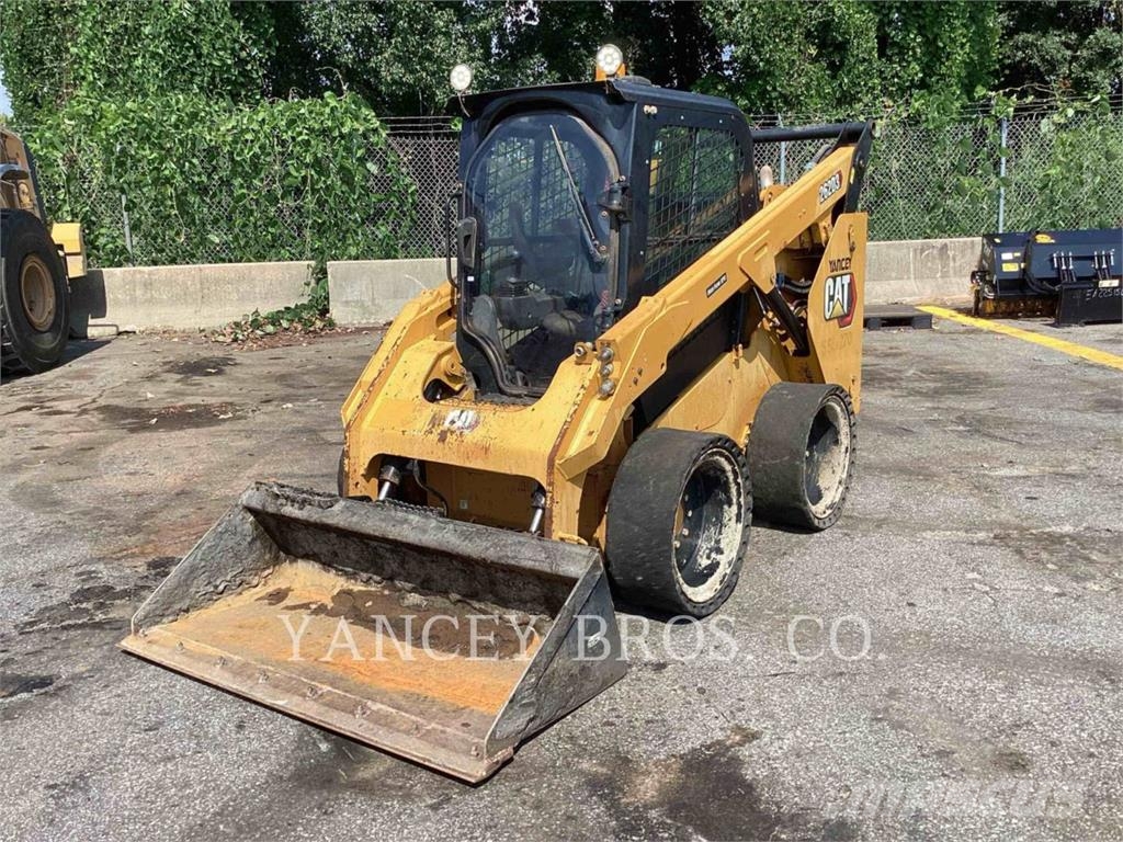 CAT 262D3 Mini Pale Gommate