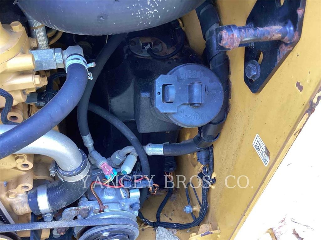 CAT 262D3 Mini Pale Gommate