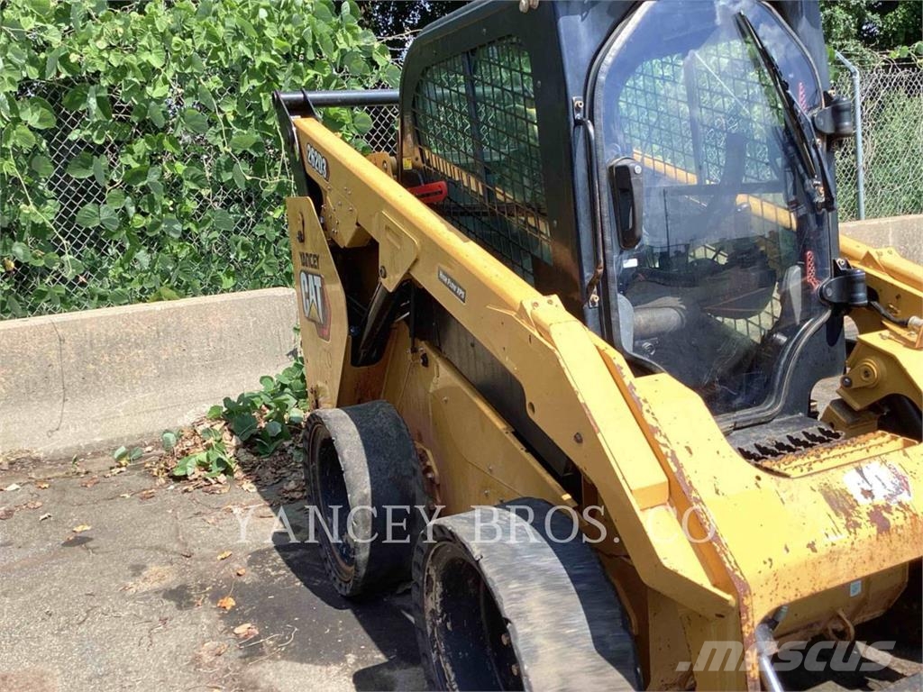 CAT 262D3 Mini Pale Gommate