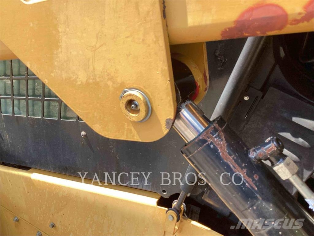 CAT 262D3 Mini Pale Gommate