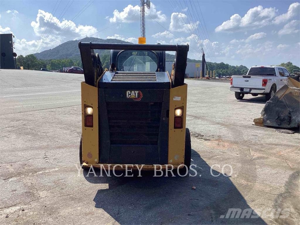 CAT 262D3 Mini Pale Gommate