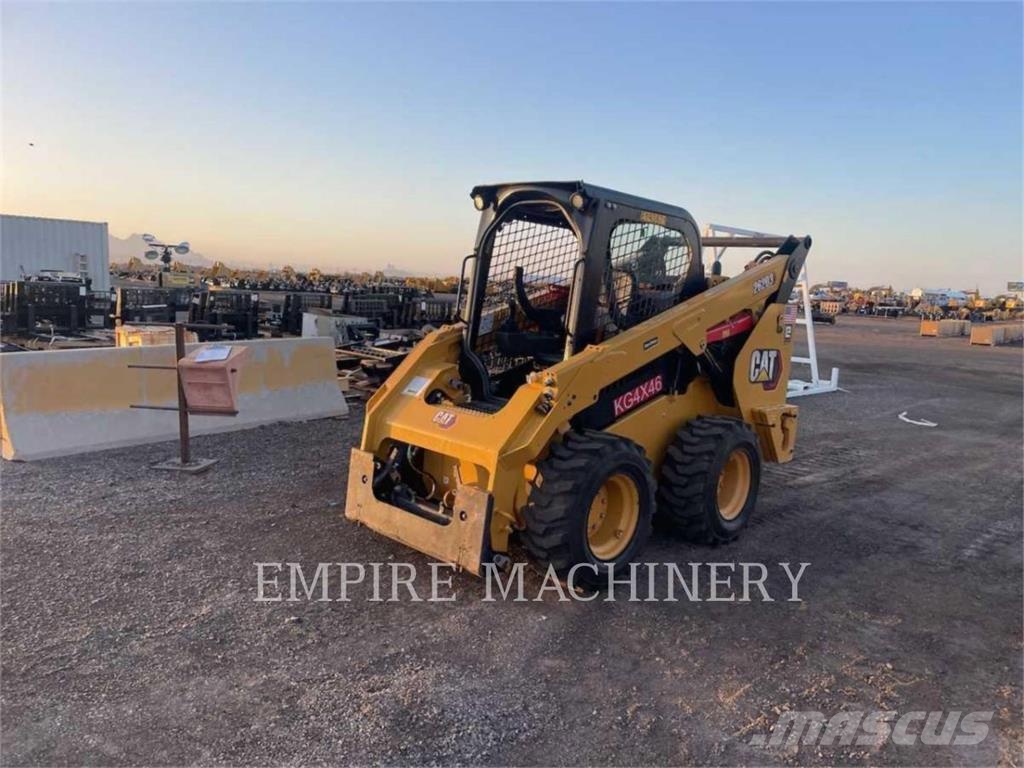 CAT 262D3 لوادر انزلاقية التوجيه
