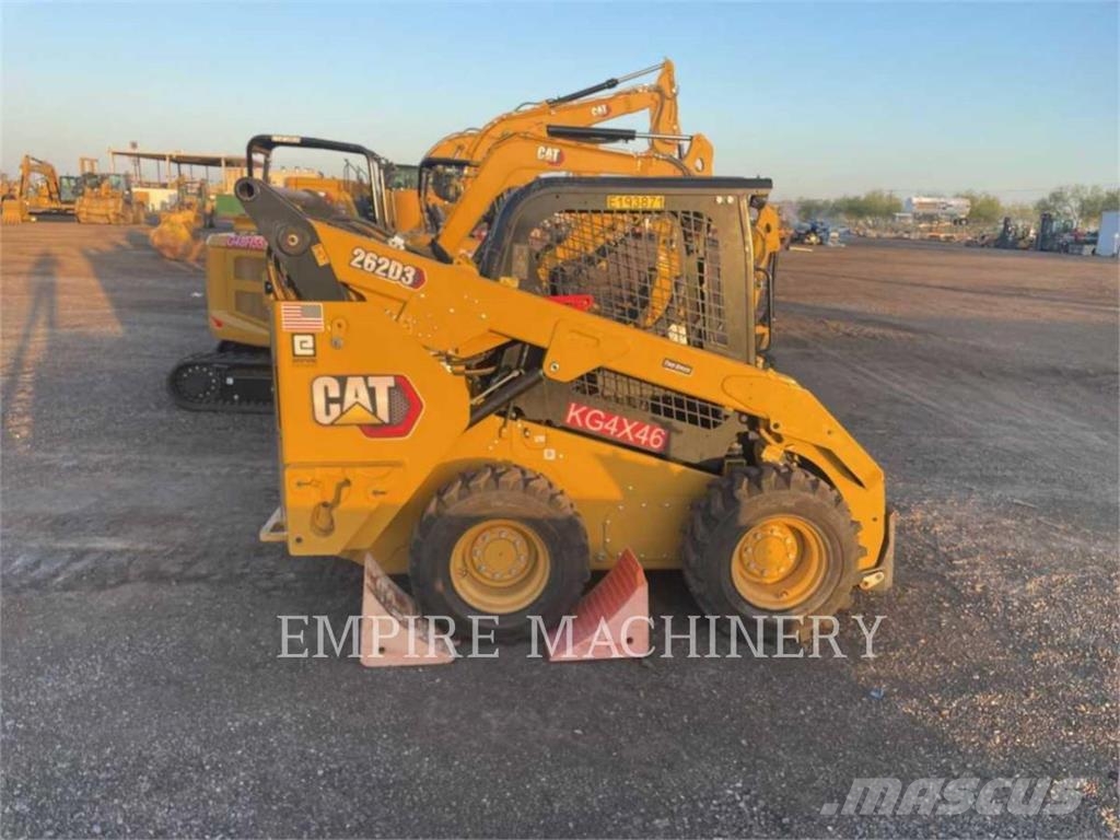 CAT 262D3 لوادر انزلاقية التوجيه