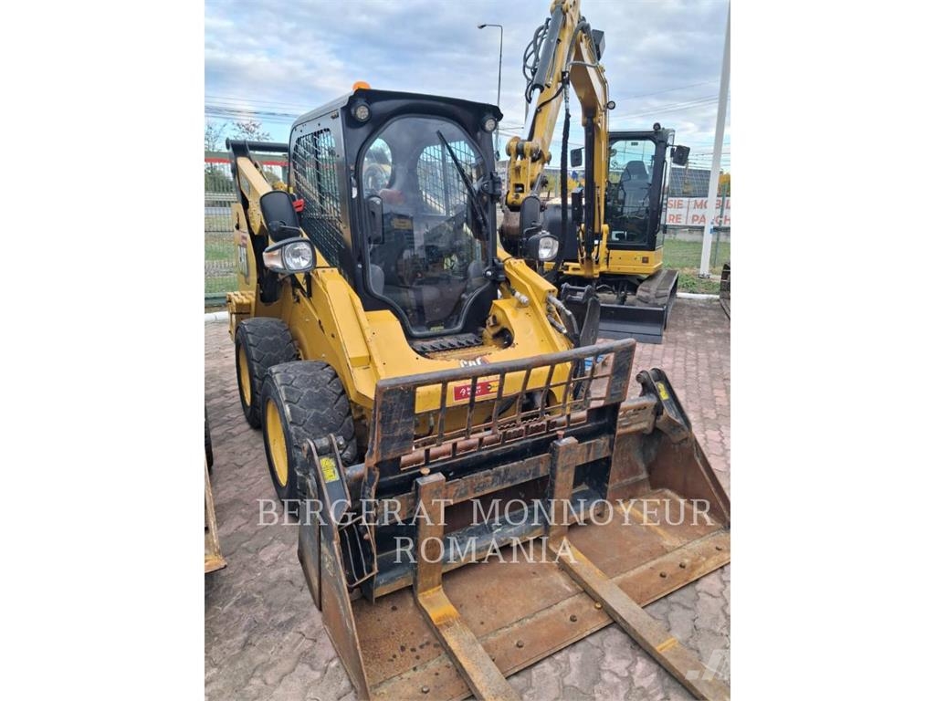 CAT 262D3 Kompaktrakodók