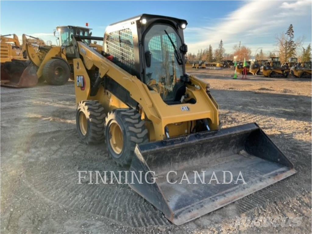 CAT 262D3 لوادر انزلاقية التوجيه