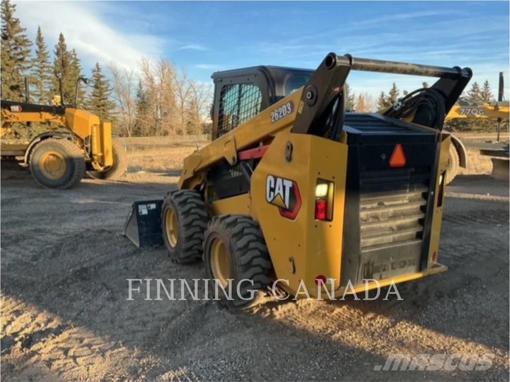 CAT 262D3 لوادر انزلاقية التوجيه