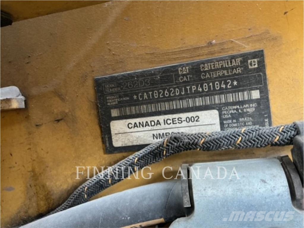 CAT 262D3 لوادر انزلاقية التوجيه