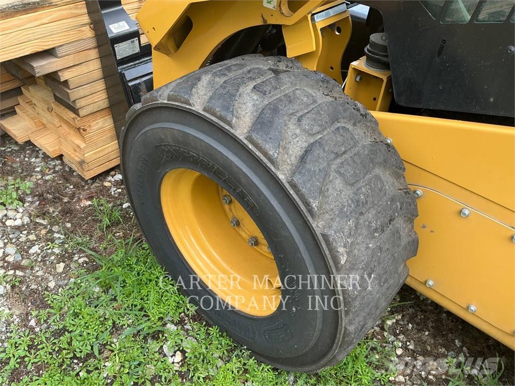CAT 262D3 AC Liukuohjatut kuormaajat