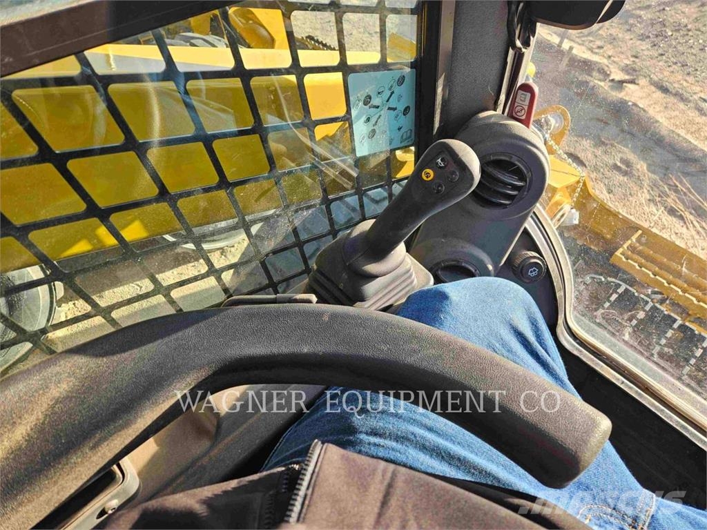 CAT 262D3 HF Skid steer loaders