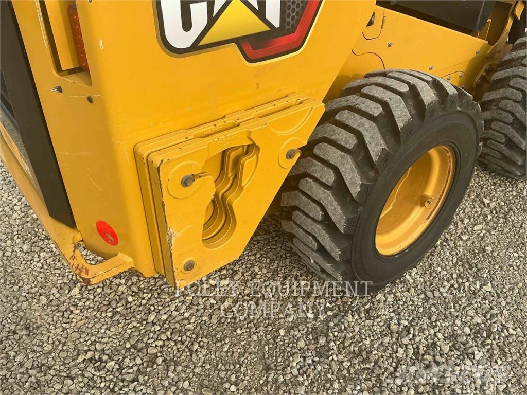 CAT 262D3STD2C Šmykom riadené nakladače