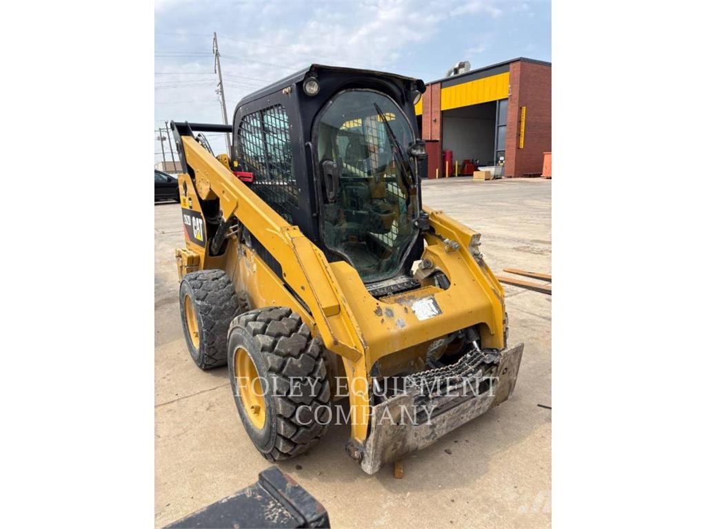 CAT 262DSTD2CA لوادر انزلاقية التوجيه