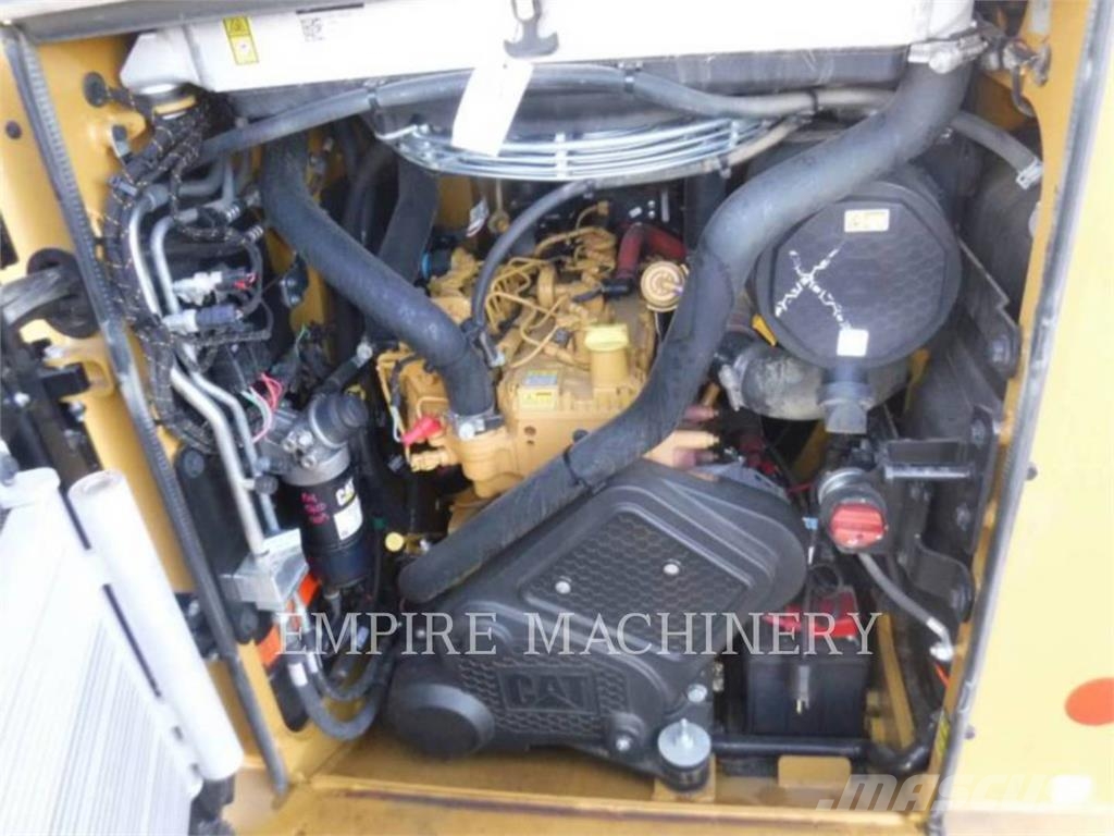 CAT 265-5 CA لوادر انزلاقية التوجيه