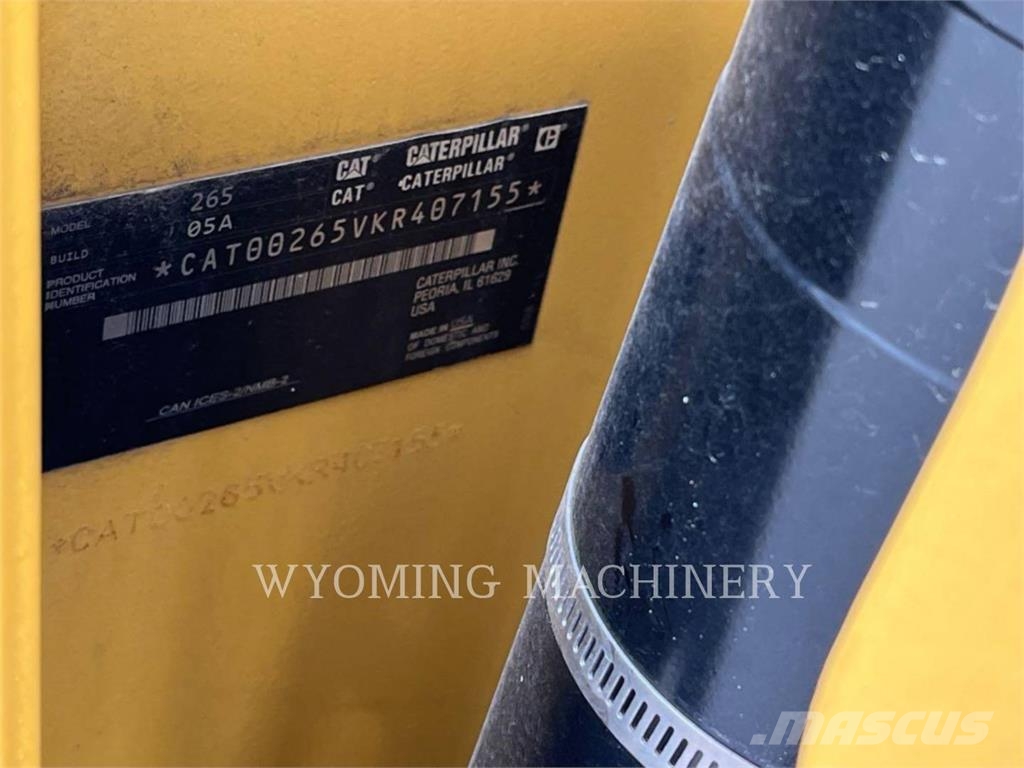 CAT 265 SF لوادر انزلاقية التوجيه