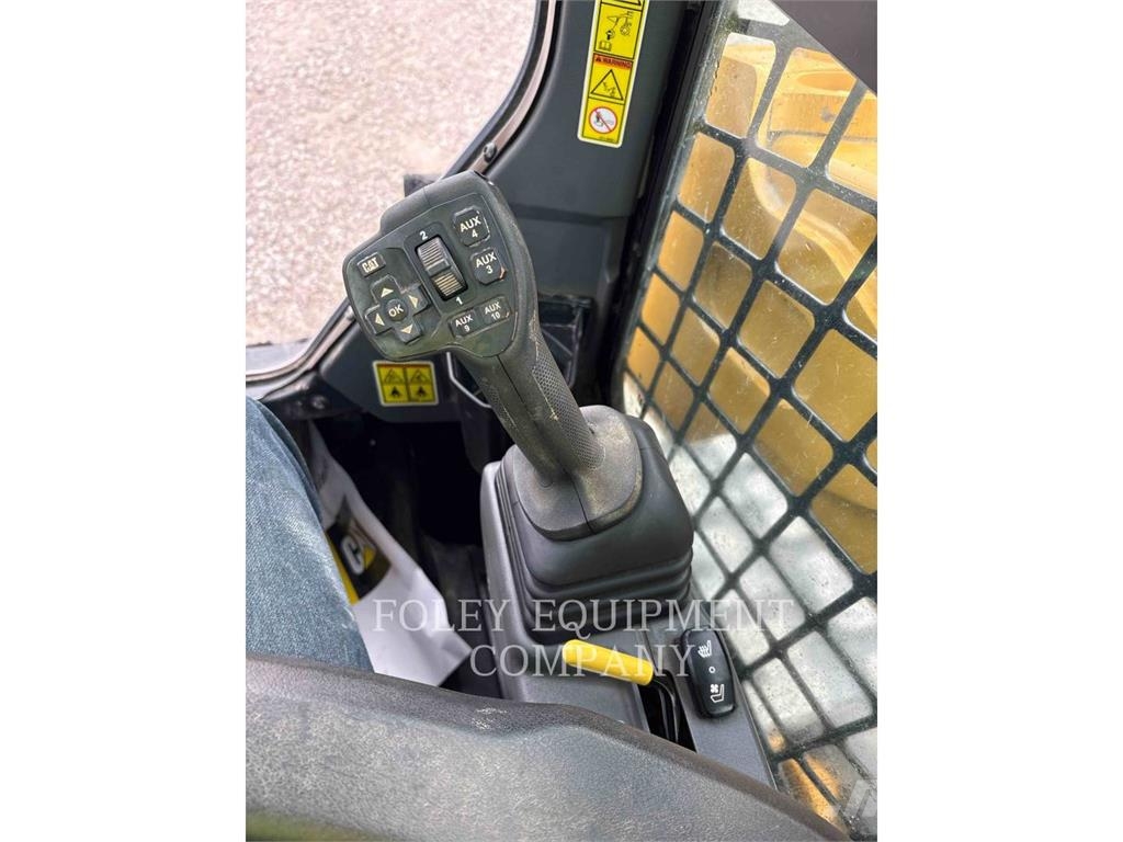 CAT 26505 Liukuohjatut kuormaajat