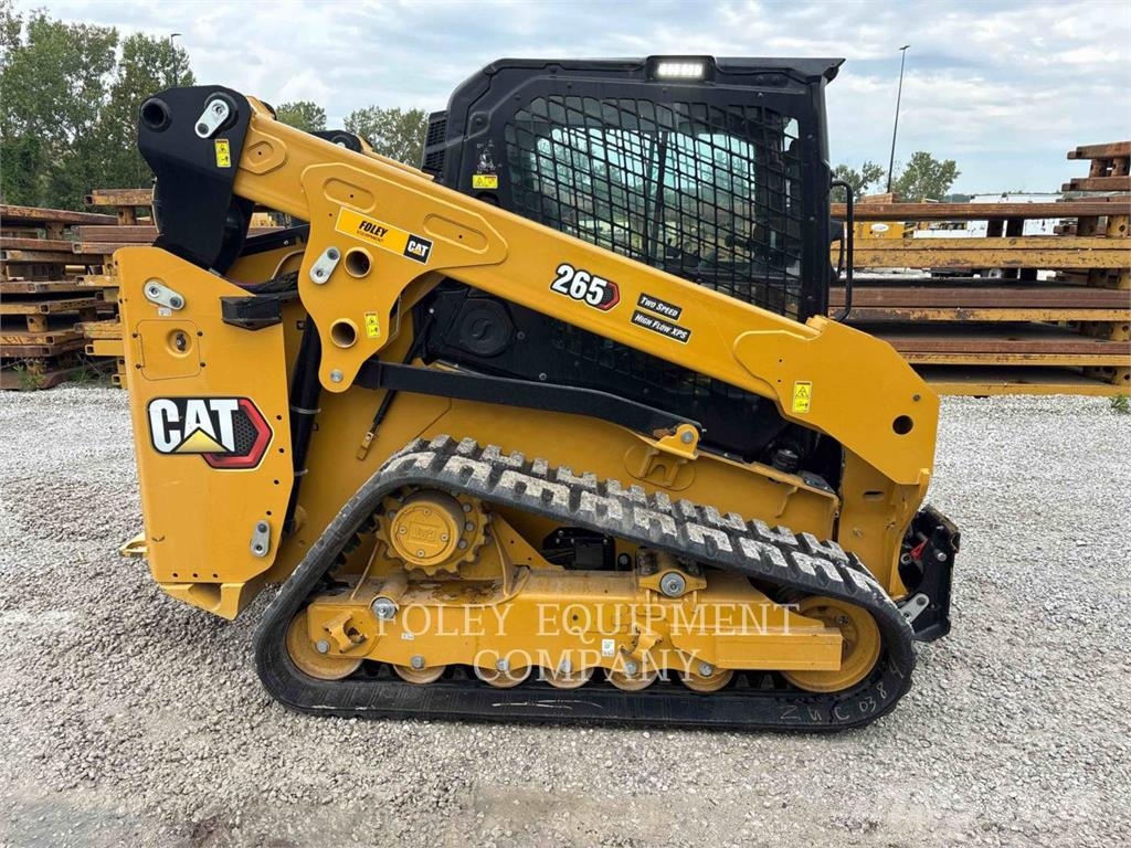 CAT 26505 Liukuohjatut kuormaajat