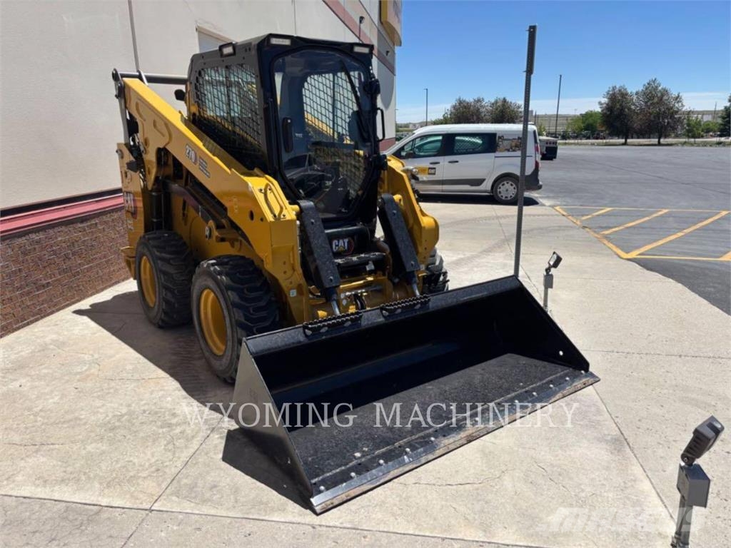 CAT 270 Мини-погрузчики