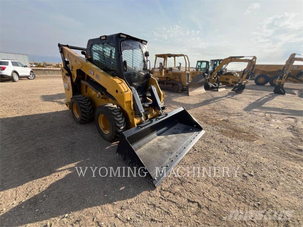 CAT 270 Мини-погрузчики