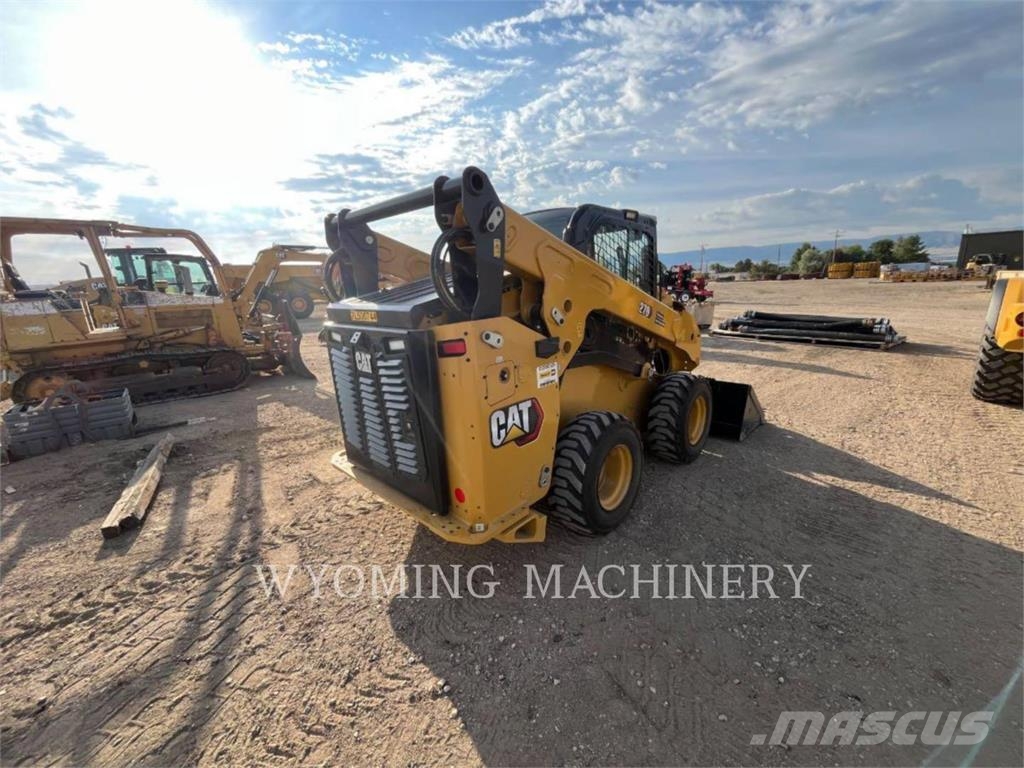 CAT 270 Мини-погрузчики