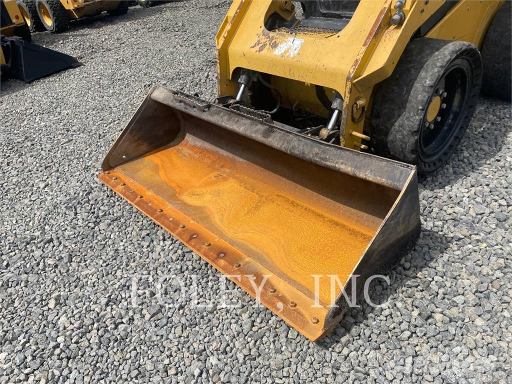 CAT 272D2 Φορτωτάκια