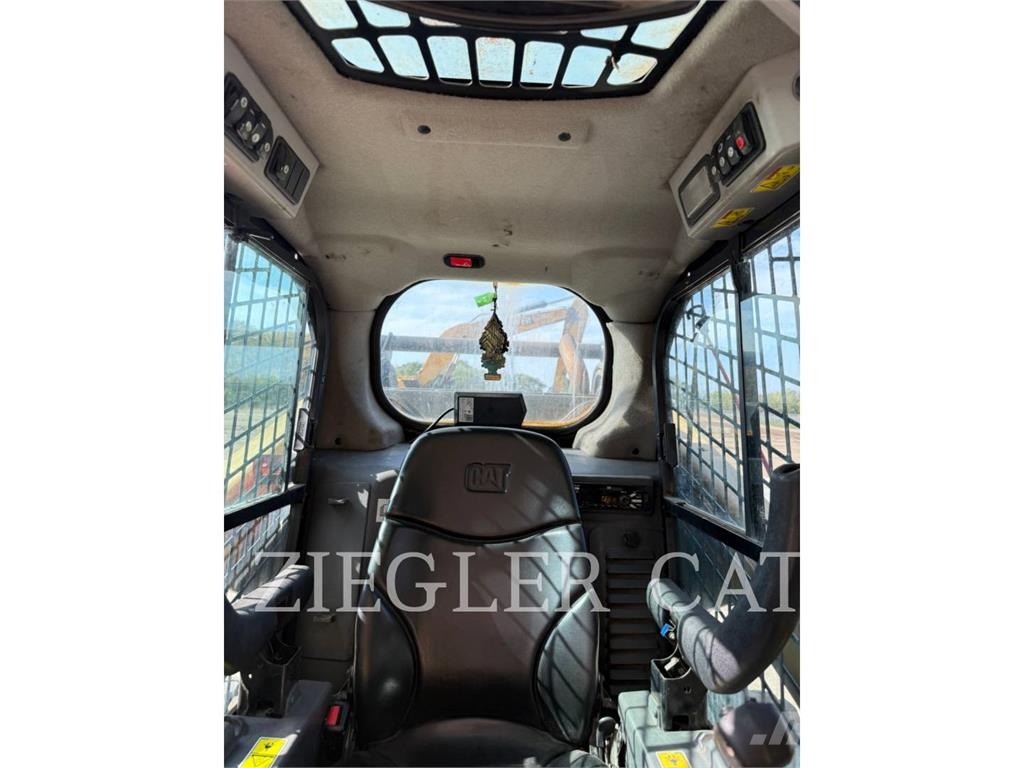 CAT 272D2 Skid steer mini nakladalci