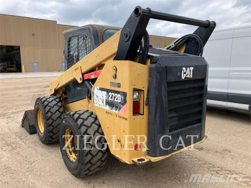 CAT 272D2 Kompaktlaadurid