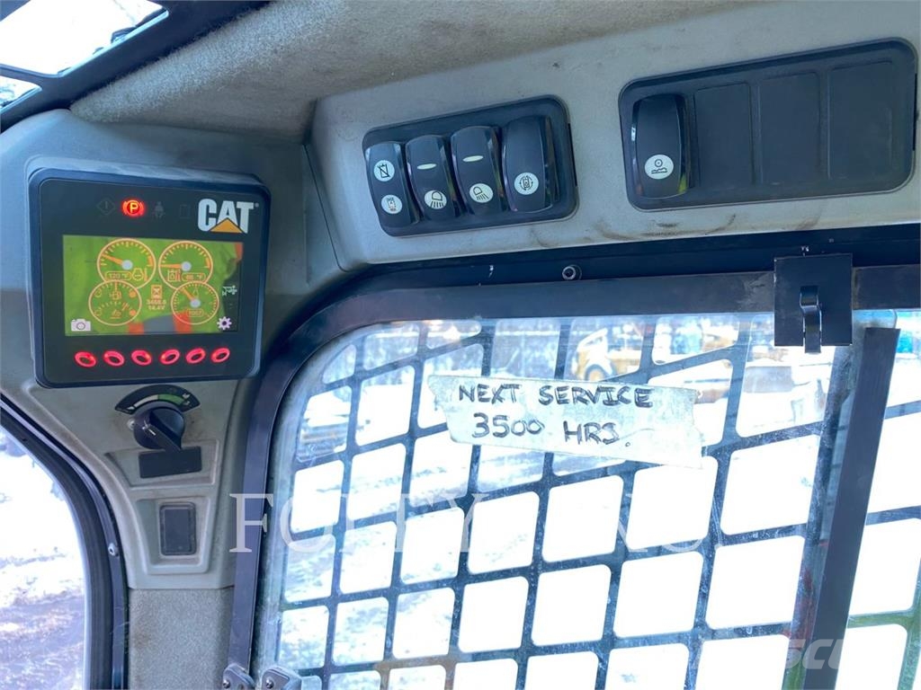 CAT 272D2XHP Minicargadoras