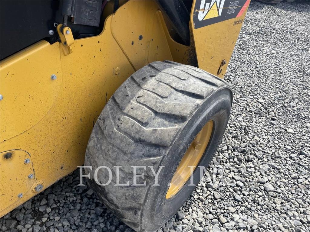 CAT 272D2XHP Minicargadoras
