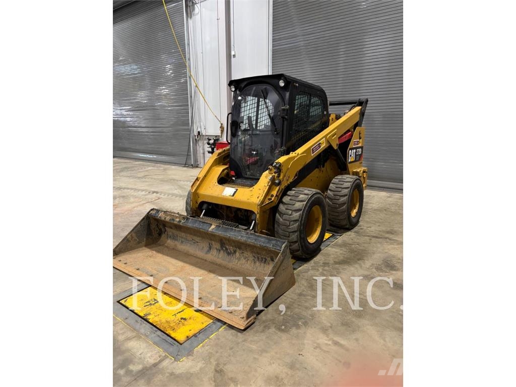 CAT 272D2XHP لوادر انزلاقية التوجيه