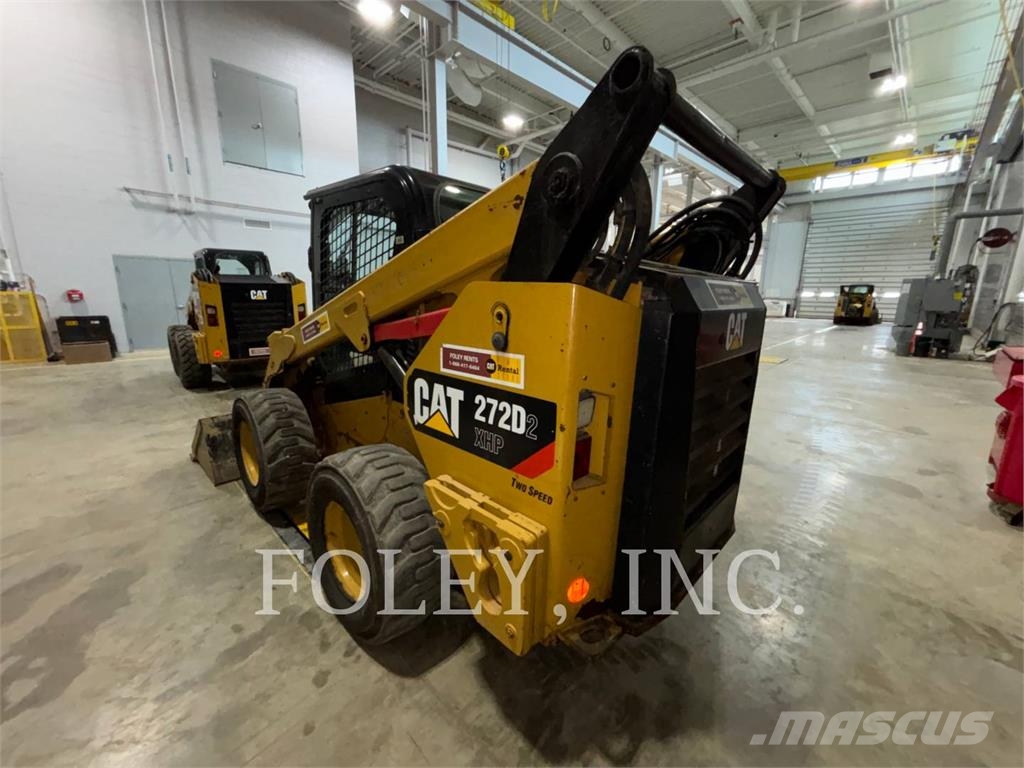 CAT 272D2XHP لوادر انزلاقية التوجيه