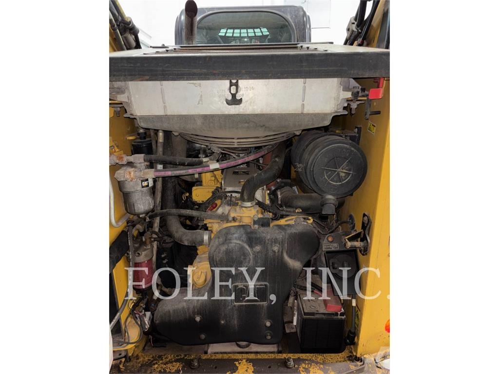 CAT 272D2XHP لوادر انزلاقية التوجيه