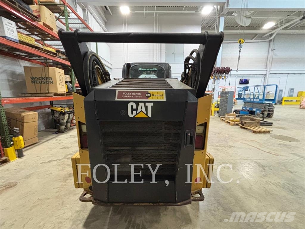CAT 272D2XHP لوادر انزلاقية التوجيه