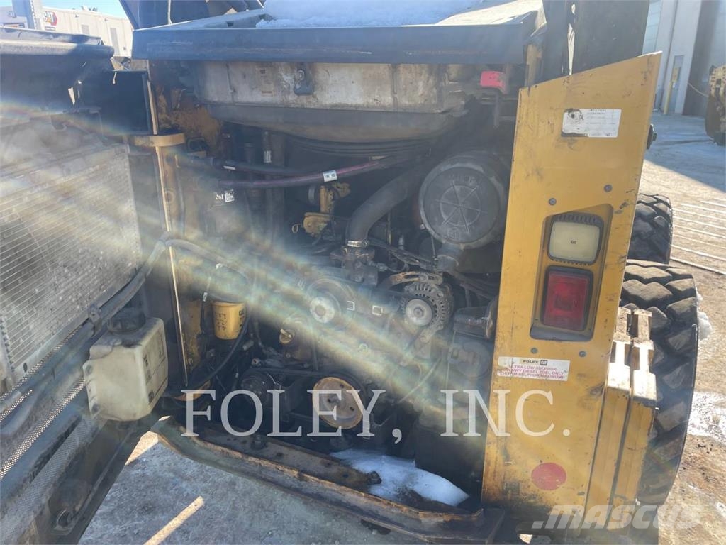 CAT 272D2XHP Skid steer mini nakladalci
