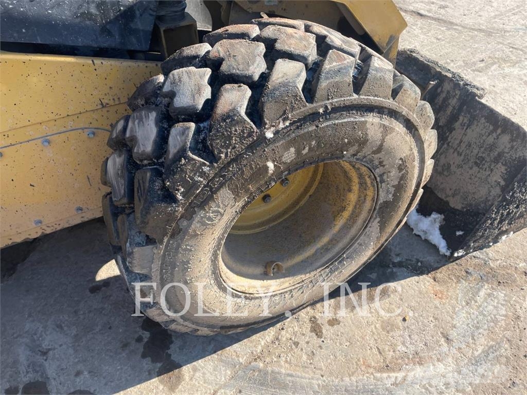 CAT 272D2XHP Skid steer mini nakladalci