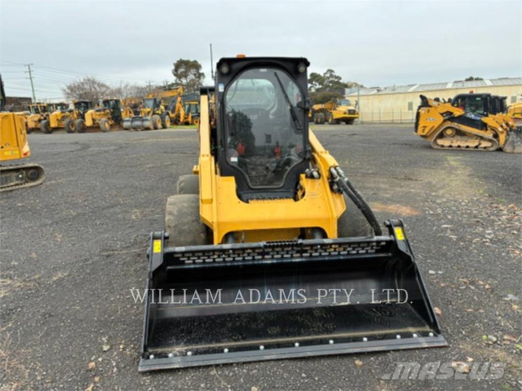 CAT 272D3 XE Skid steer loaders