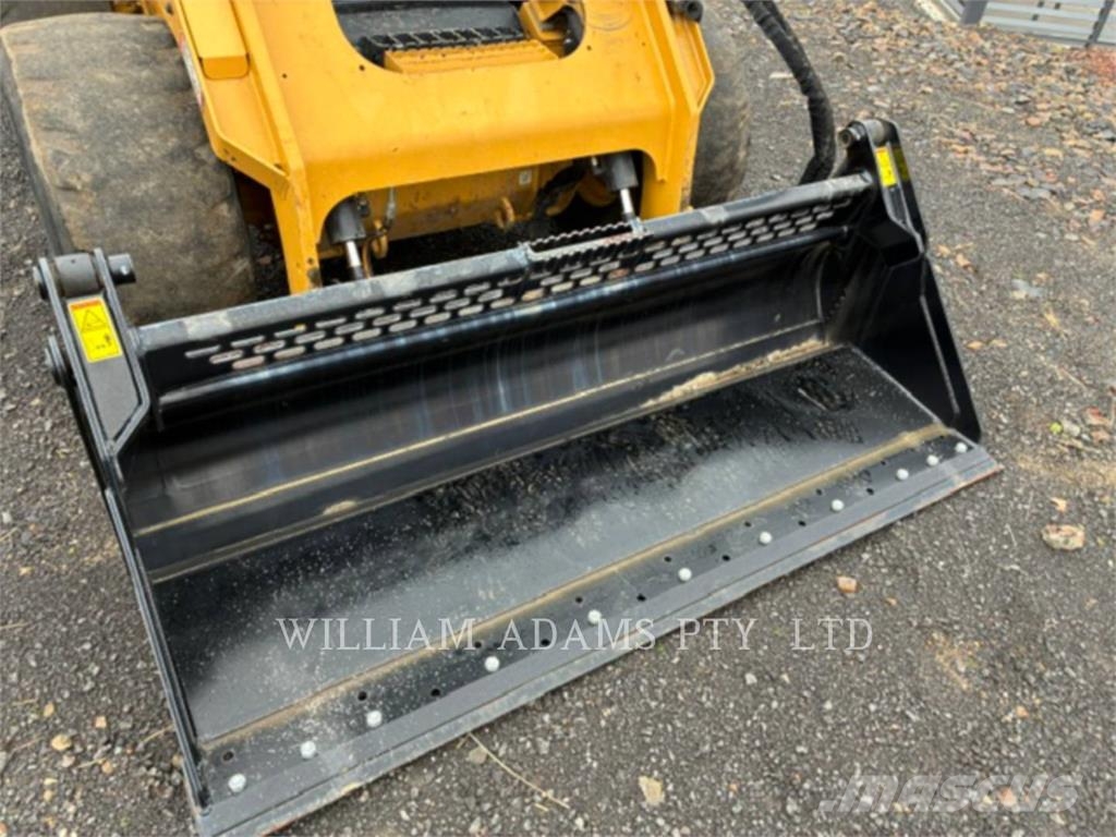 CAT 272D3 XE Skid steer loaders