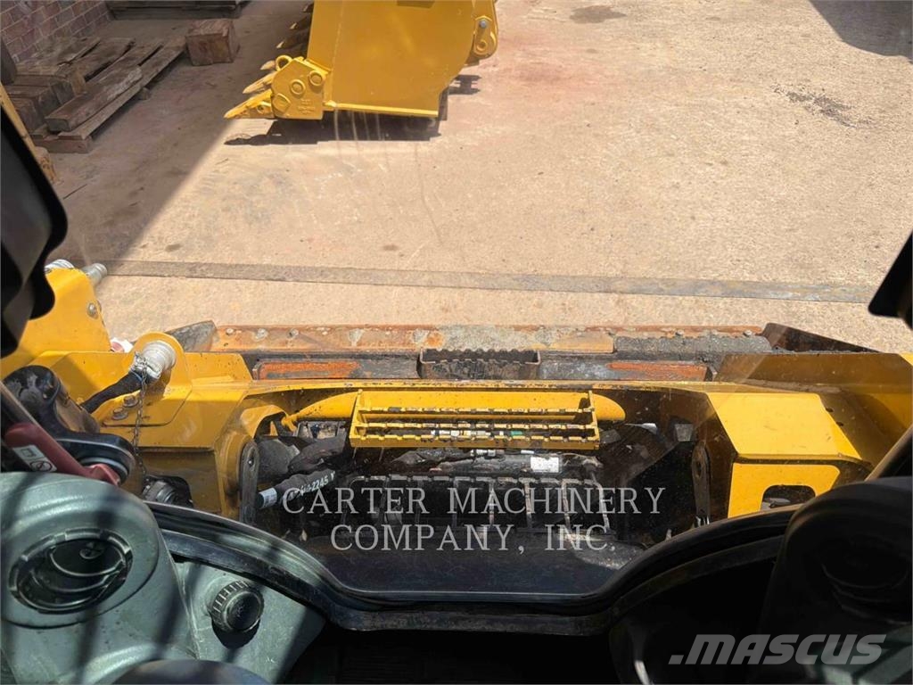 CAT 272D3XE لوادر انزلاقية التوجيه