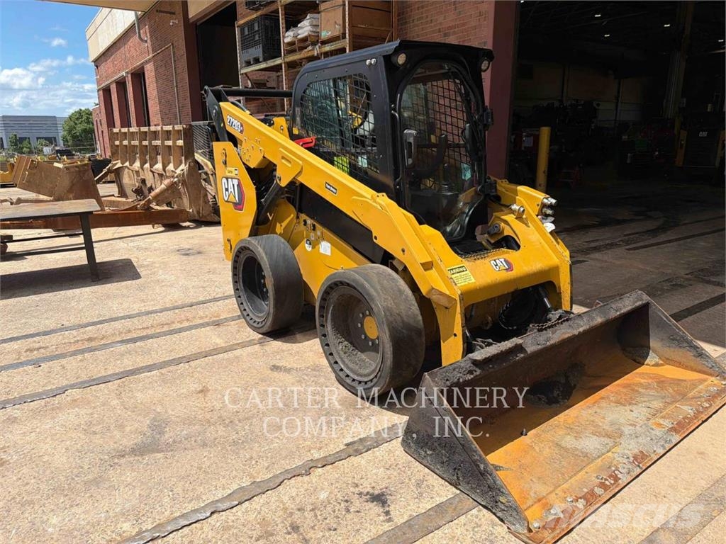 CAT 272D3XE لوادر انزلاقية التوجيه
