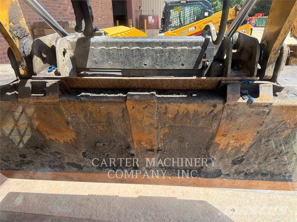 CAT 272D3XE لوادر انزلاقية التوجيه
