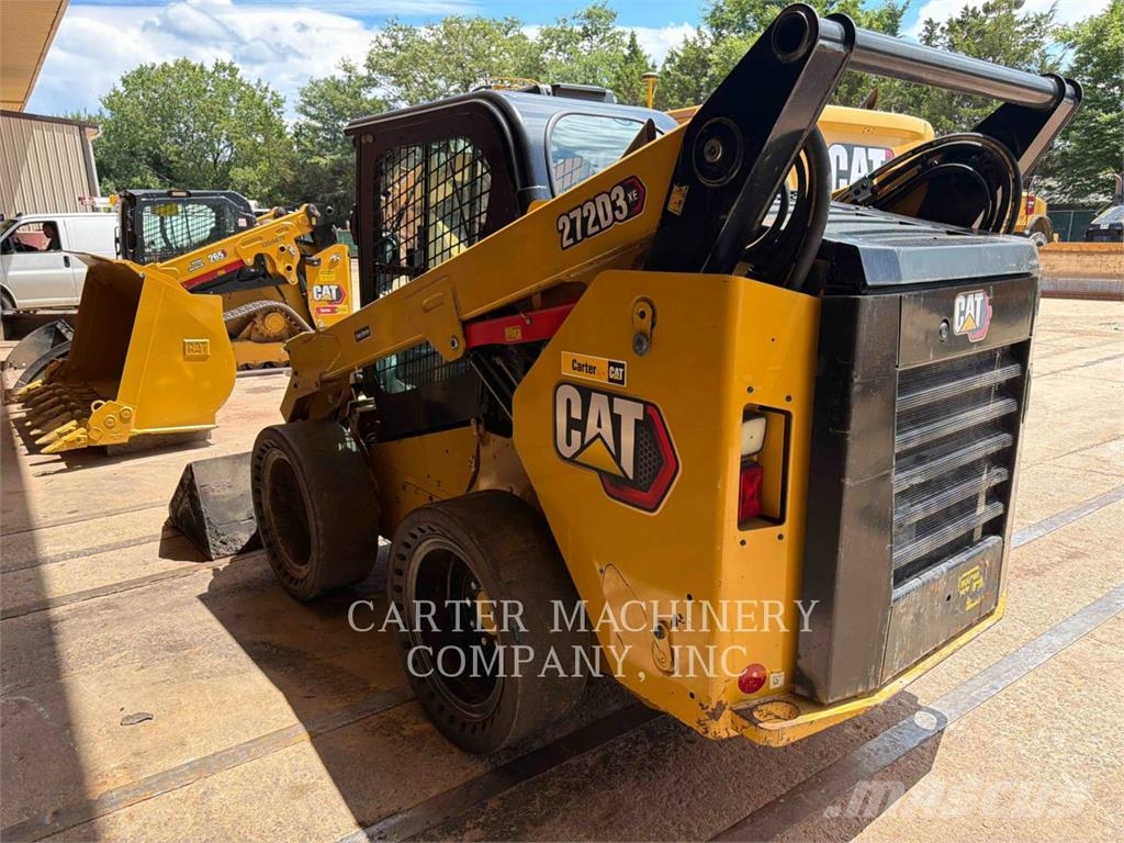 CAT 272D3XE لوادر انزلاقية التوجيه