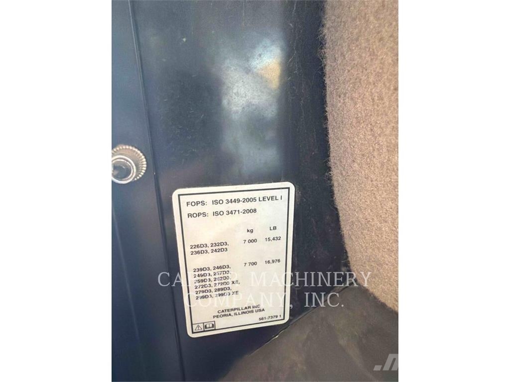 CAT 272D3XE لوادر انزلاقية التوجيه