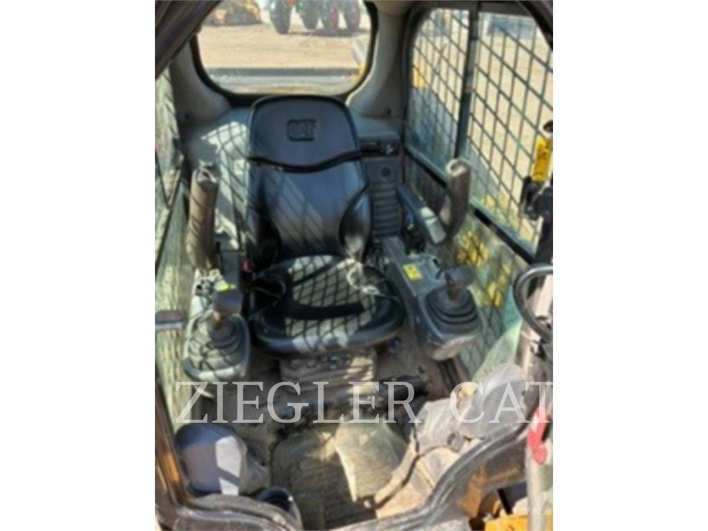 CAT 277D Crawler loaders